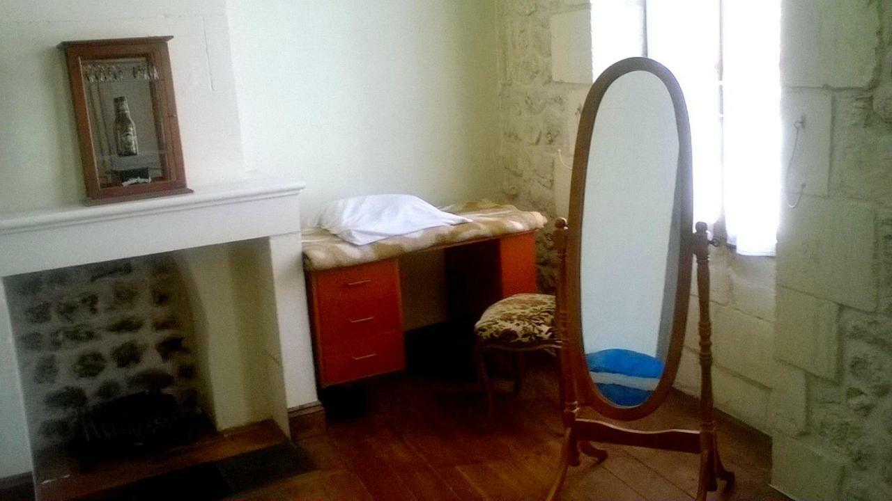 La Maison De L'Aubepin Saint-Savinien Exteriör bild